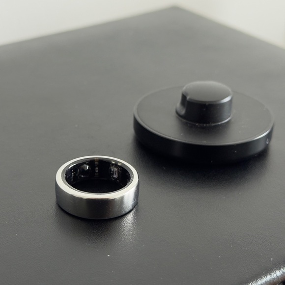 Oura Ring 3 Silver - Size 9 - Picture 5 of 5